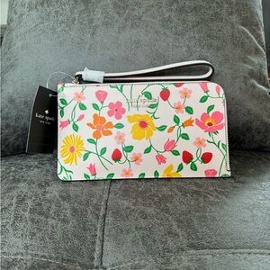 Kate Spade Lucy Garden Medium L-zip Wristlet